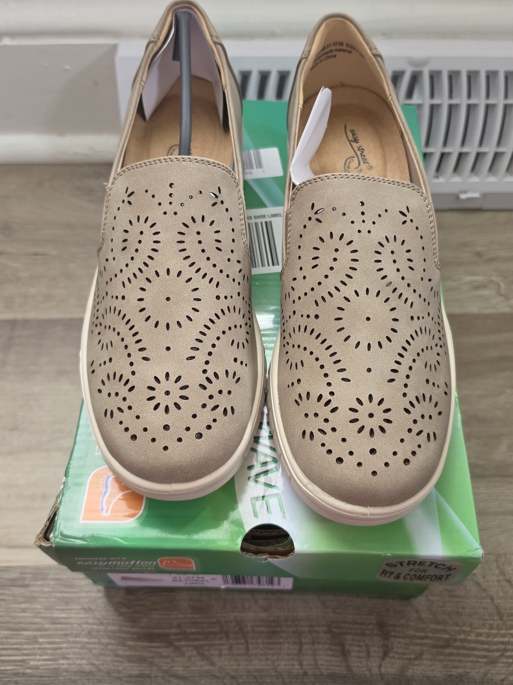 Easy Street Comfort Wave "Ying" Slip-On Loafers – Natural, Size 7.5 M